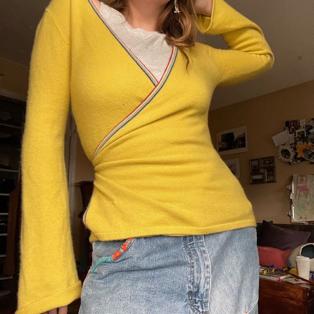 ACCEPTING BEST OFFER
 100% cashmere sweater - Yellow with rainbow hem